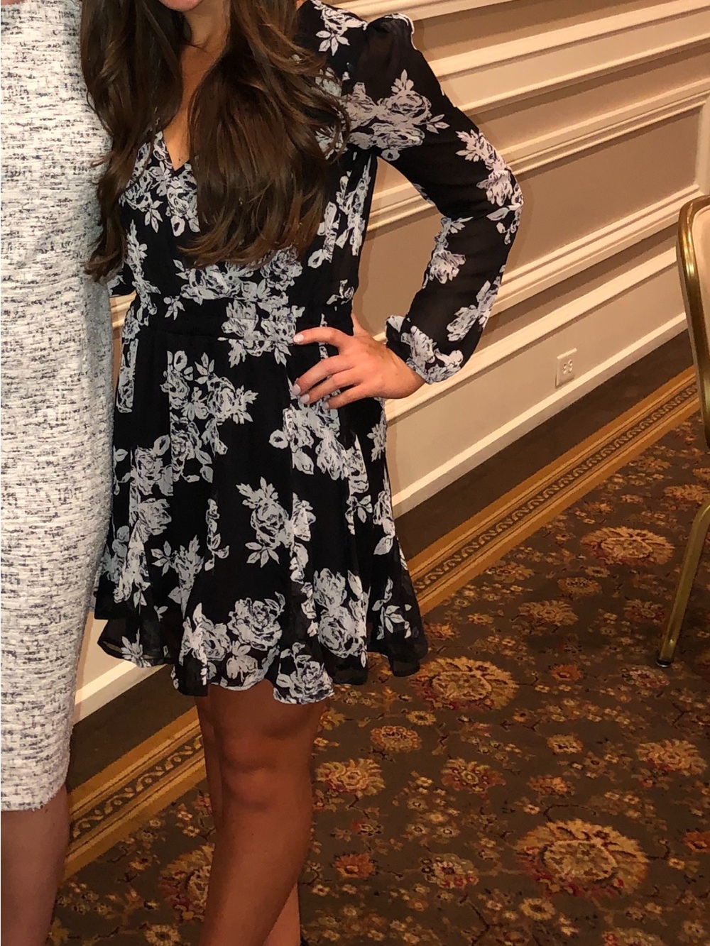 Women's Black Floral V-Neck Long Sleeve Dress